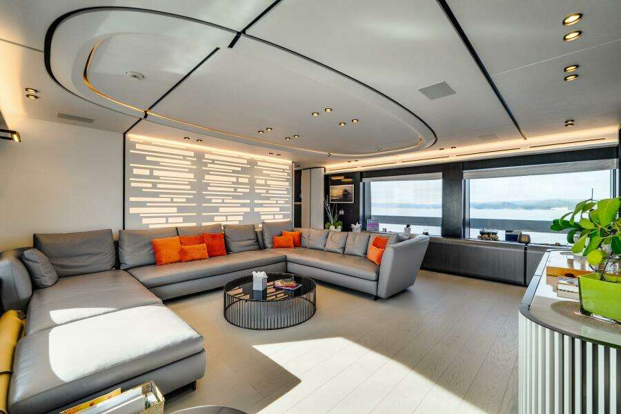 L A U L 130ft Extra Yachts Yacht For Sale