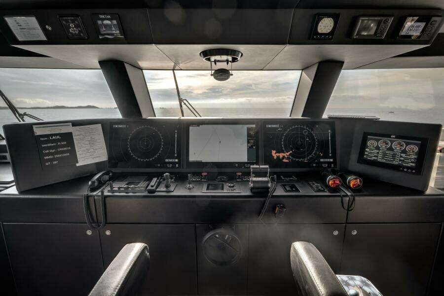 L A U L 130ft Extra Yachts Yacht For Sale