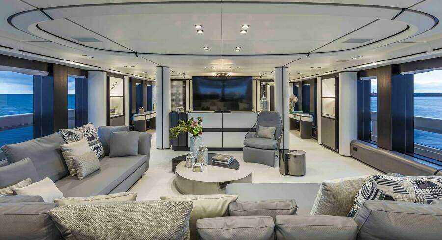 L A U L 129ft Extra Yachts Yacht For Sale