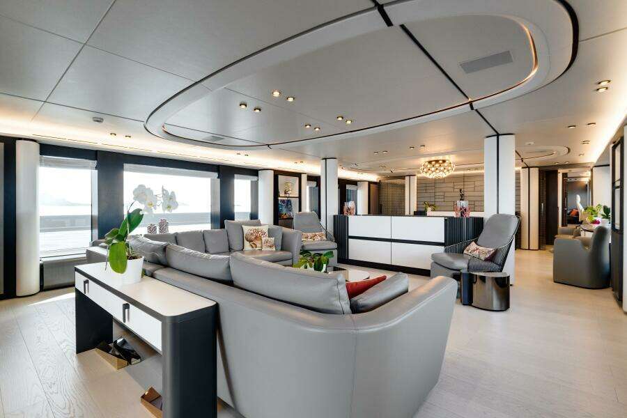L A U L 130ft Extra Yachts Yacht For Sale