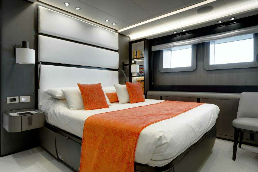 L A U L 130ft Extra Yachts Yacht For Sale