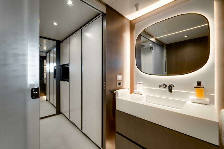 L A U L 130ft Extra Yachts Yacht For Sale