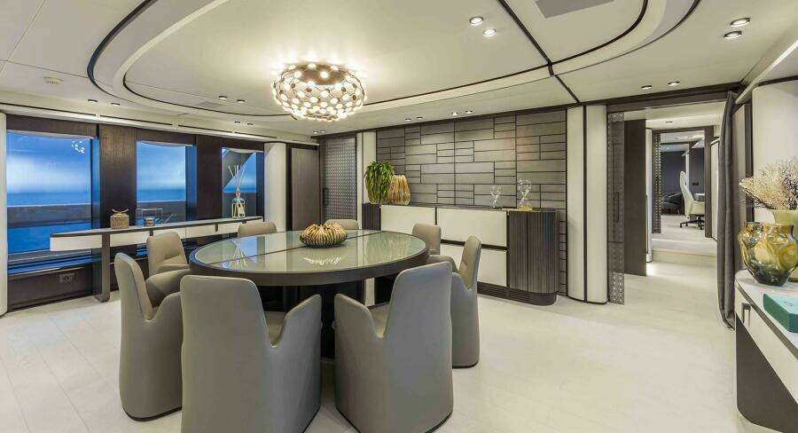 L A U L 129ft Extra Yachts Yacht For Sale