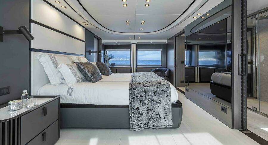 L A U L 129ft Extra Yachts Yacht For Sale