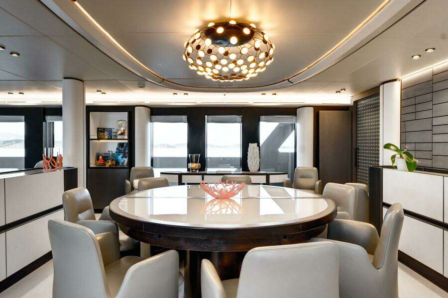 L A U L 130ft Extra Yachts Yacht For Sale