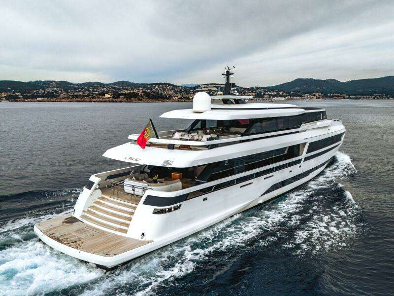 L A U L 130ft Extra Yachts Yacht For Sale