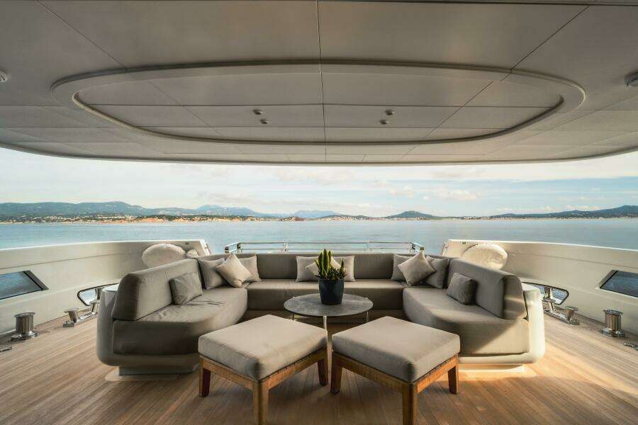 L A U L 130ft Extra Yachts Yacht For Sale