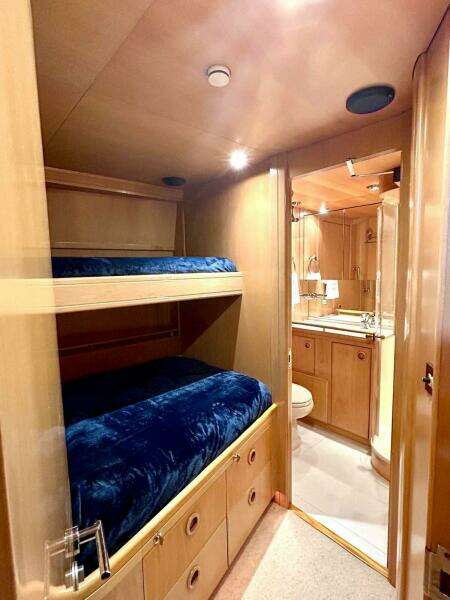 PERSISTENCE 110ft Sensation Yachts Yacht For Sale