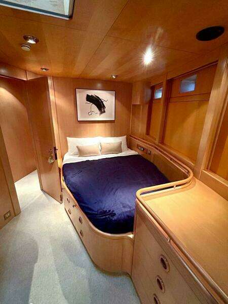 PERSISTENCE 110ft Sensation Yachts Yacht For Sale