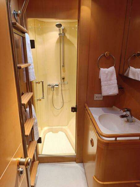 PERSISTENCE 110ft Sensation Yachts Yacht For Sale