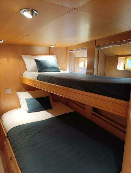 PERSISTENCE 110ft Sensation Yachts Yacht For Sale