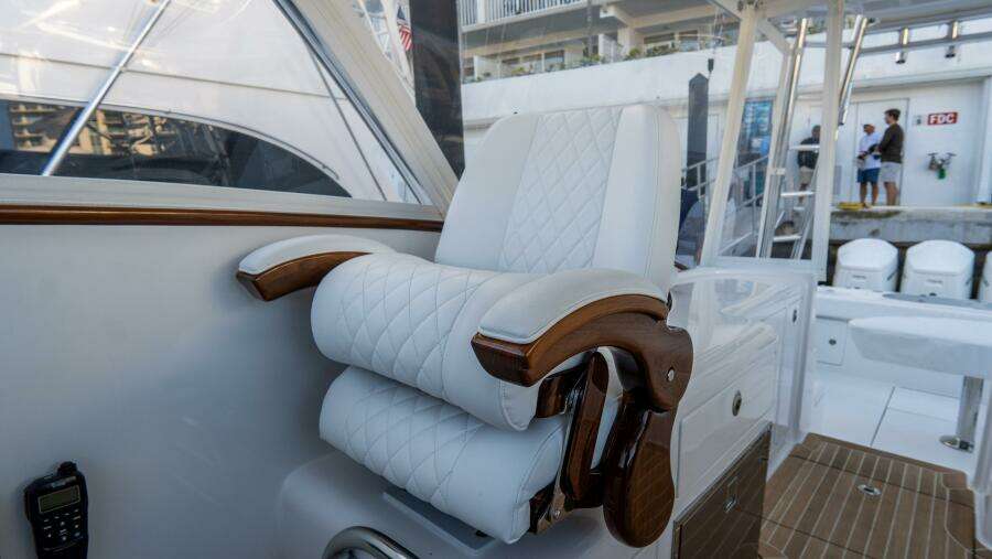 47ft Front Runner Yacht For Sale