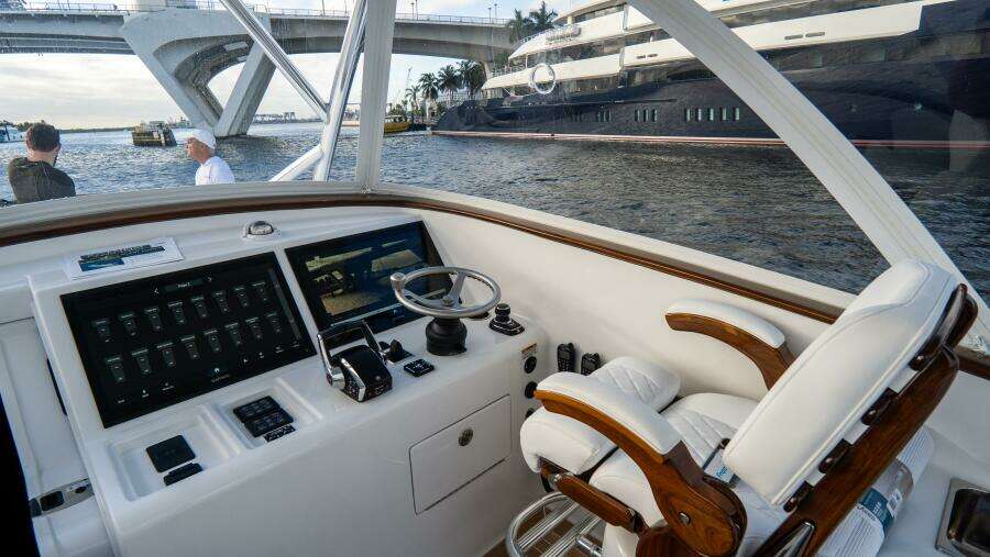 47ft Front Runner Yacht For Sale