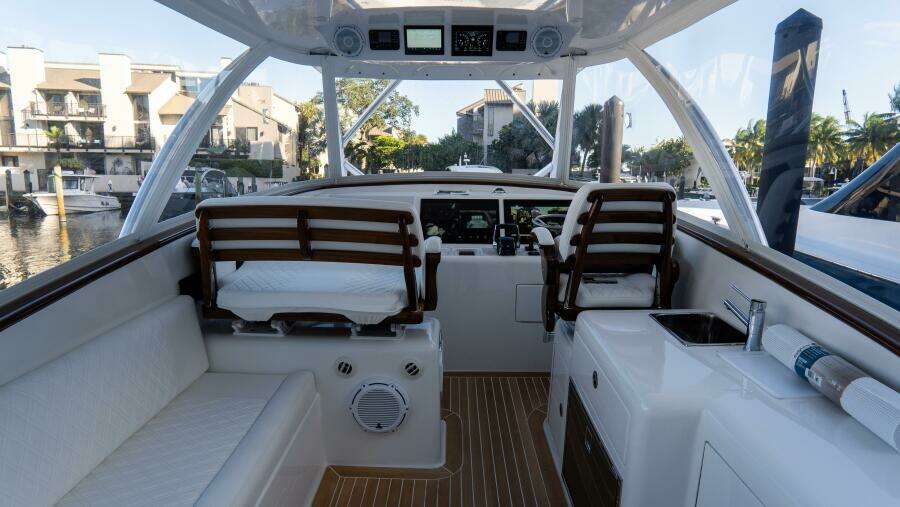 47ft Front Runner Yacht For Sale