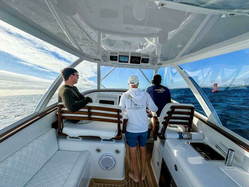 47ft Front Runner Yacht For Sale