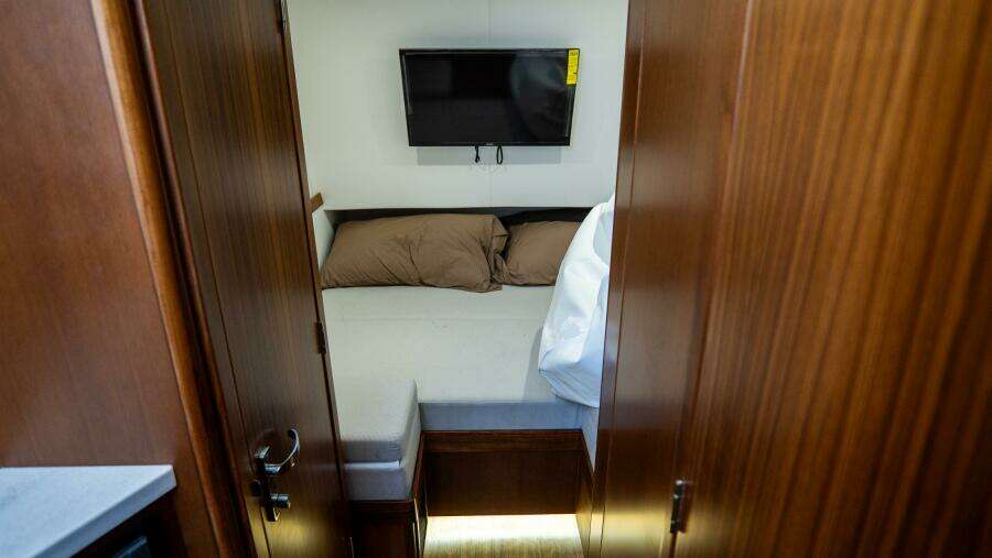 47ft Front Runner Yacht For Sale