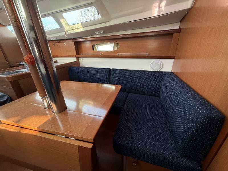 31ft Beneteau Yacht For Sale