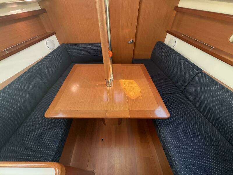 31ft Beneteau Yacht For Sale