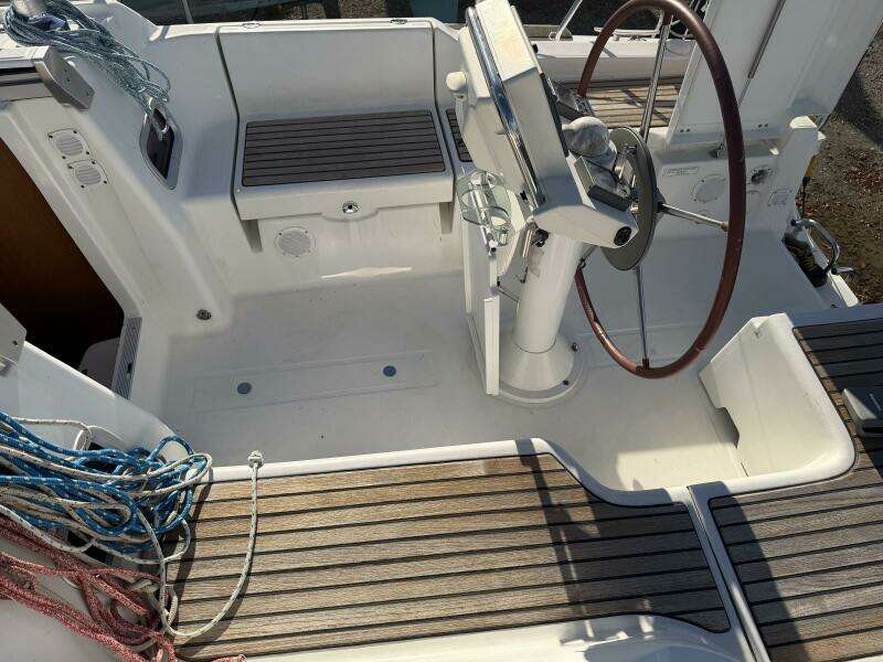 31ft Beneteau Yacht For Sale