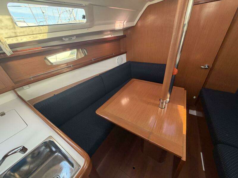 31ft Beneteau Yacht For Sale