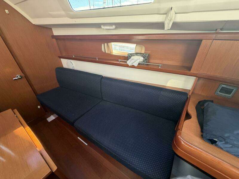 31ft Beneteau Yacht For Sale