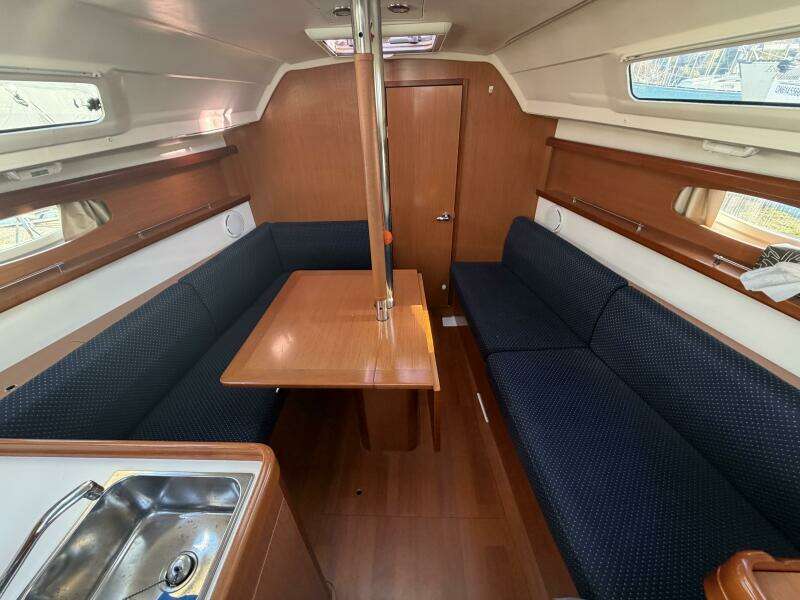 31ft Beneteau Yacht For Sale