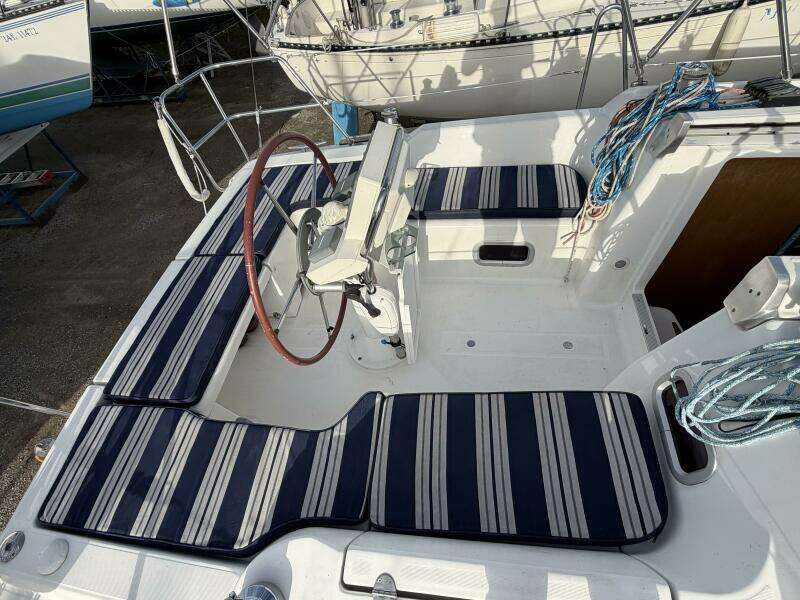 31ft Beneteau Yacht For Sale