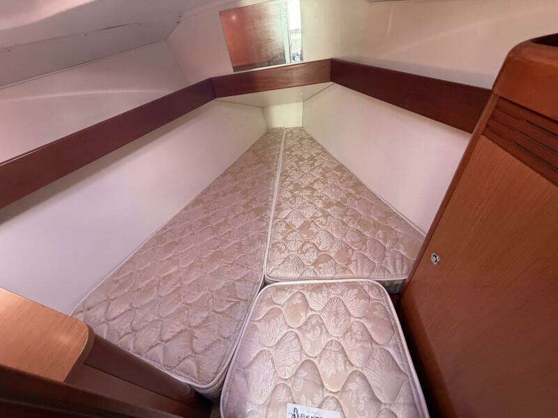 31ft Beneteau Yacht For Sale