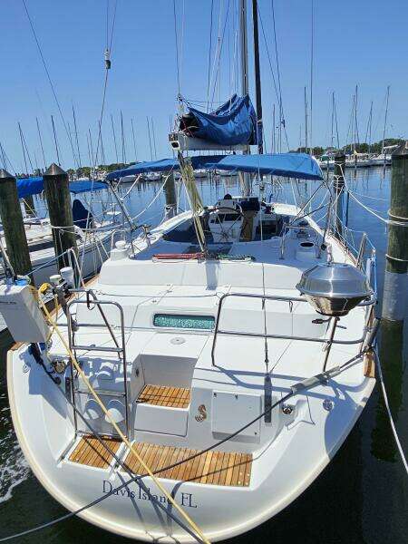 Neptune s Daughter 36ft Beneteau Yacht For Sale