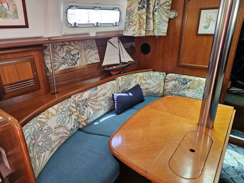 Neptune s Daughter 36ft Beneteau Yacht For Sale