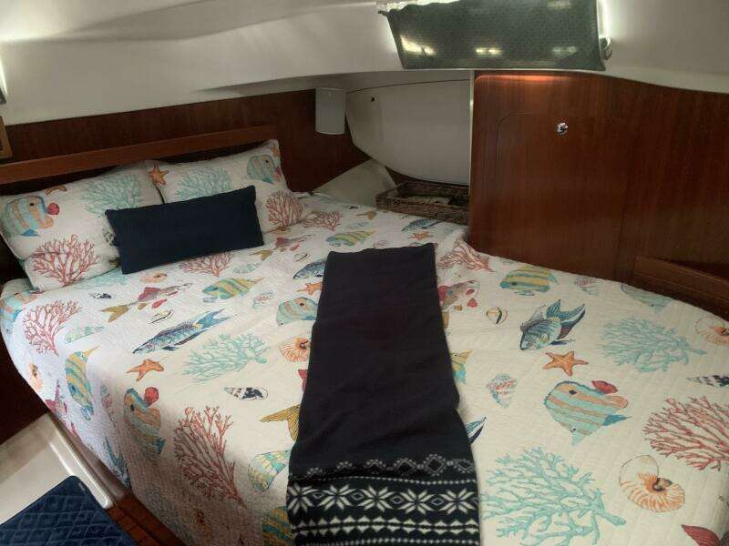 Neptune s Daughter 36ft Beneteau Yacht For Sale