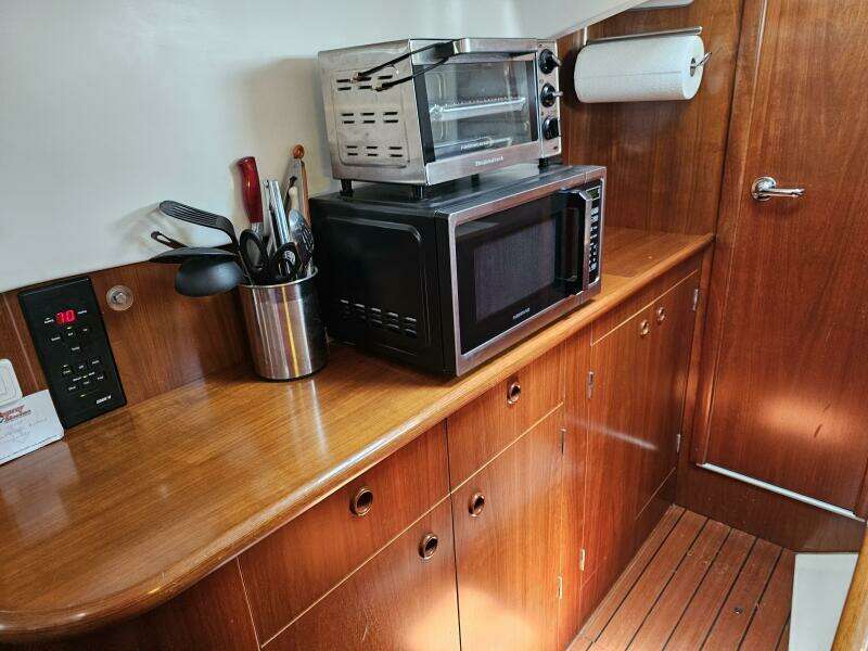 Neptune s Daughter 36ft Beneteau Yacht For Sale