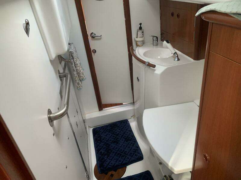 Neptune s Daughter 36ft Beneteau Yacht For Sale