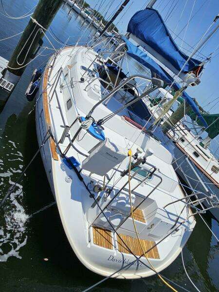 Neptune s Daughter 36ft Beneteau Yacht For Sale