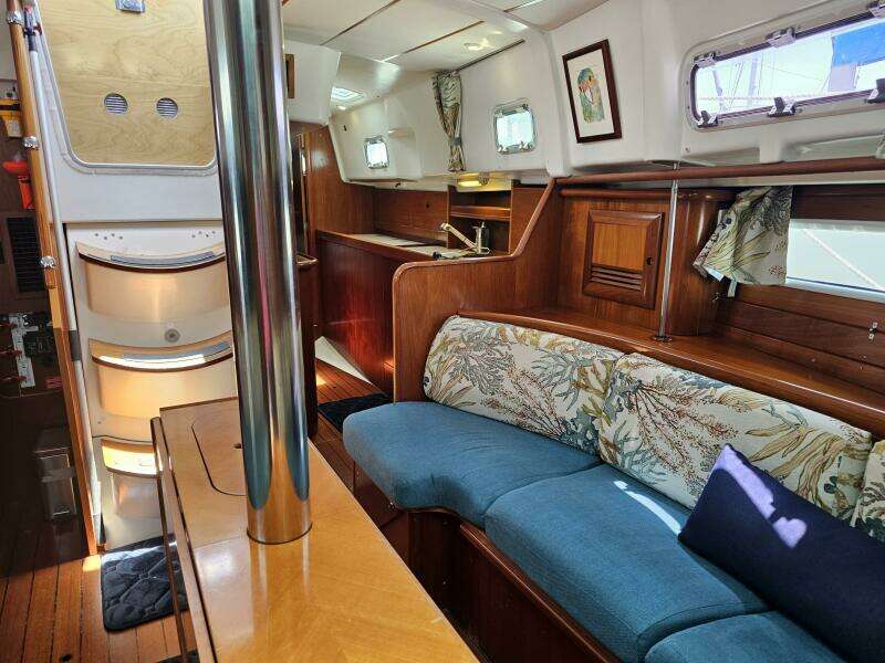 Neptune s Daughter 36ft Beneteau Yacht For Sale