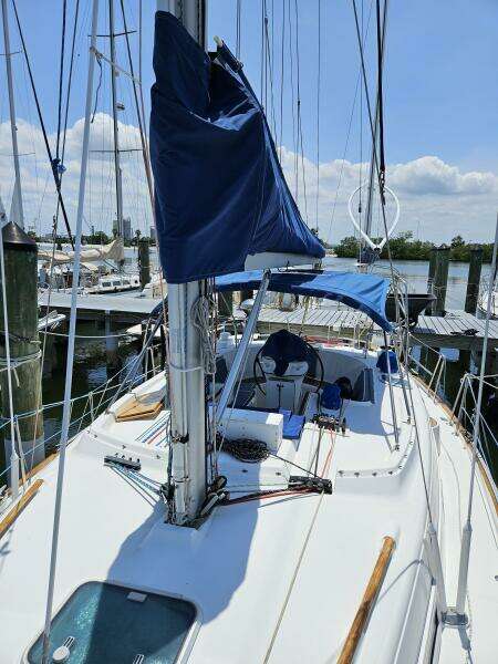 Neptune s Daughter 36ft Beneteau Yacht For Sale