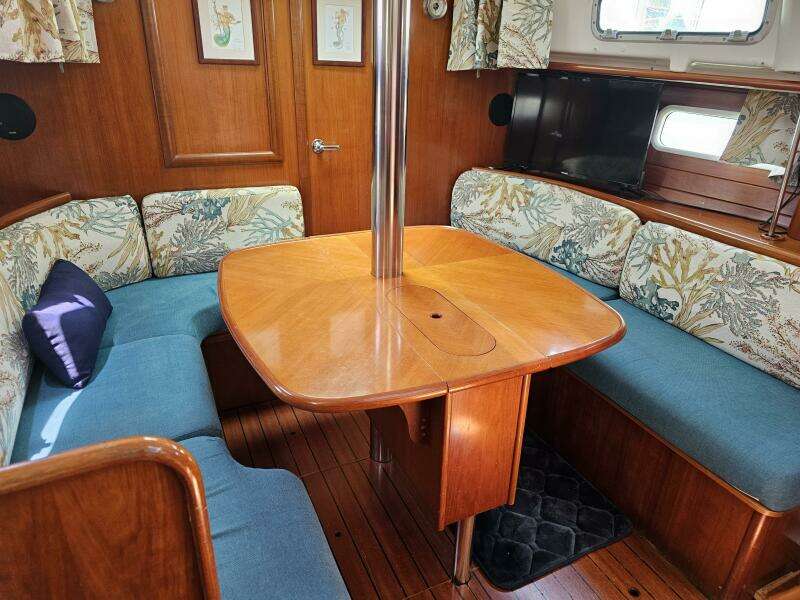 Neptune s Daughter 36ft Beneteau Yacht For Sale