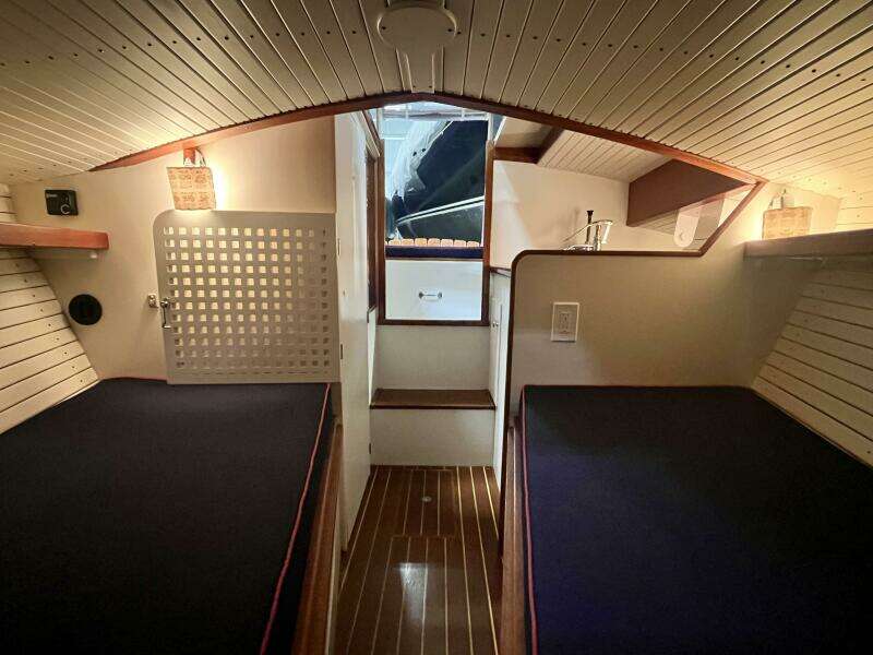 Maruffa 29ft Dyer Yacht For Sale