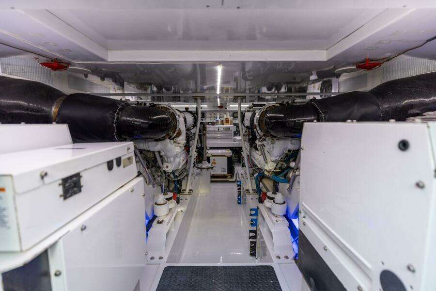 2006 Jim Smith 68 Convertible- Engine Room