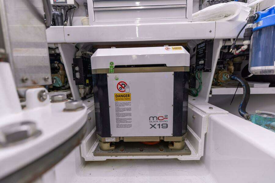 2006 Jim Smith 68 Convertible- Engine Room