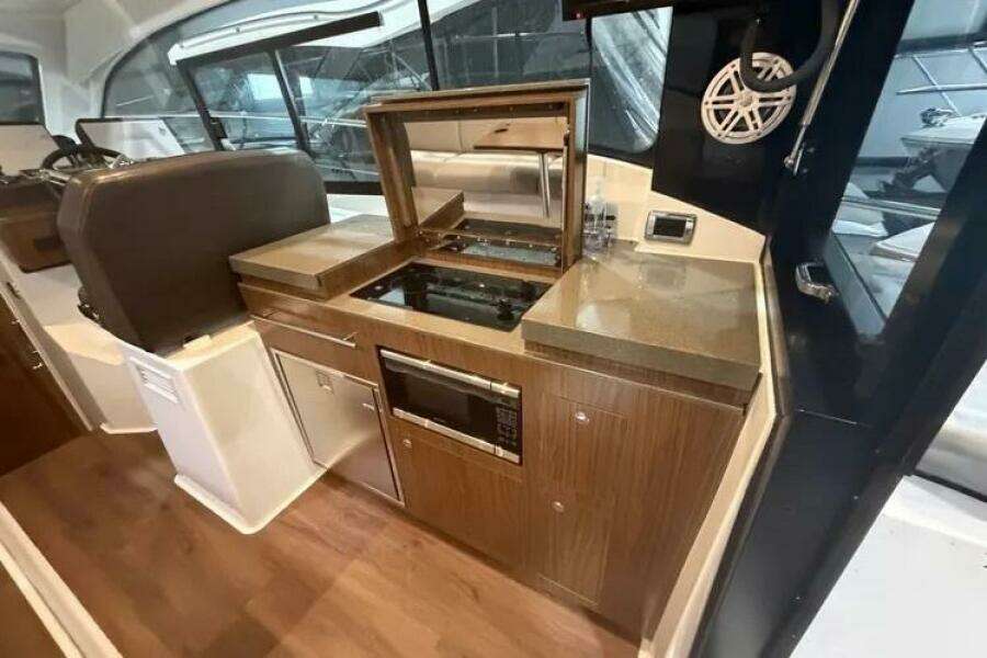 35ft Four Winns Yacht For Sale