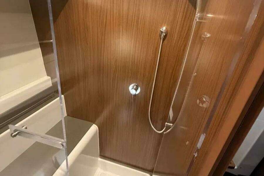 35ft Four Winns Yacht For Sale