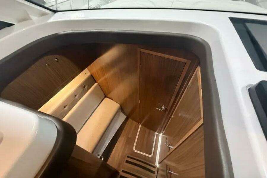 35ft Four Winns Yacht For Sale