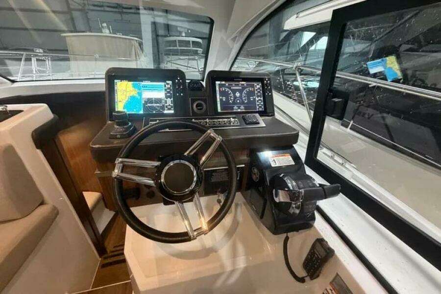 35ft Four Winns Yacht For Sale