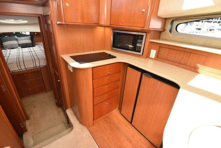 2010 38 Silverton Sedan Bridge - Pura Vida