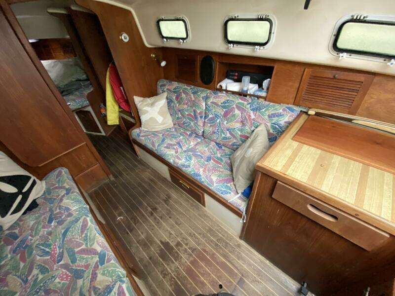 Comus 28ft Aloha Yacht For Sale