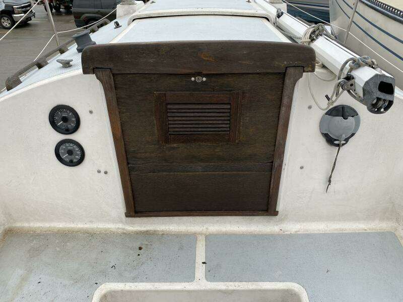 Comus 28ft Aloha Yacht For Sale