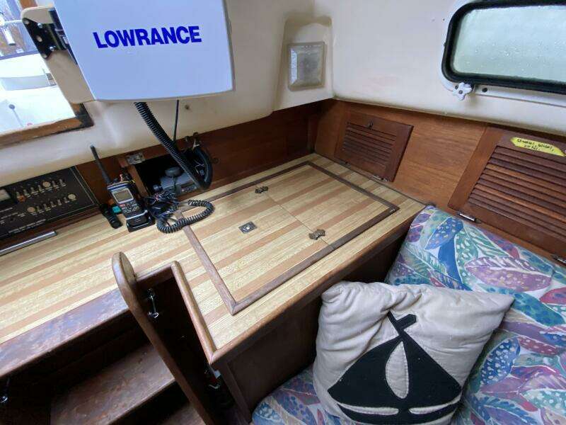 Comus 28ft Aloha Yacht For Sale