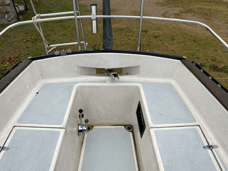 Comus 28ft Aloha Yacht For Sale