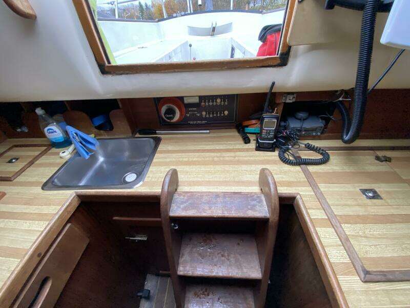 Comus 28ft Aloha Yacht For Sale